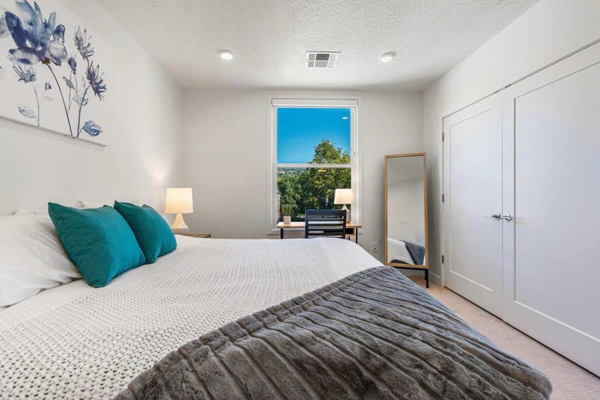 2Br Luxury Urban Escape Balcony & Fitness Center Apartment Salt Lake City Luaran gambar