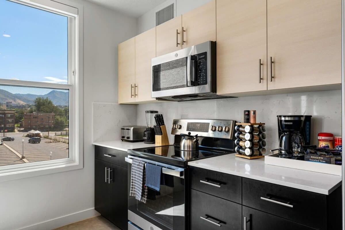 2Br Luxury Urban Escape Balcony & Fitness Center Apartment Salt Lake City Luaran gambar