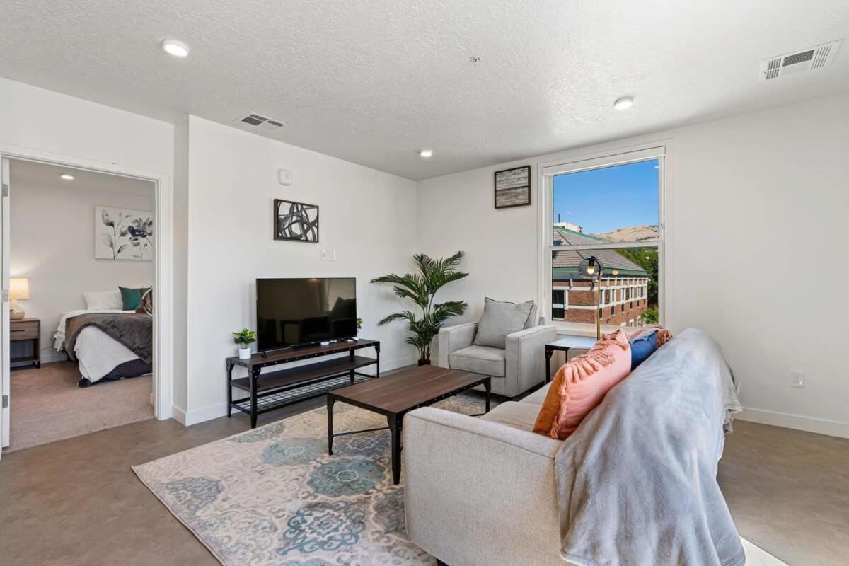 2Br Luxury Urban Escape Balcony & Fitness Center Apartment Salt Lake City Luaran gambar