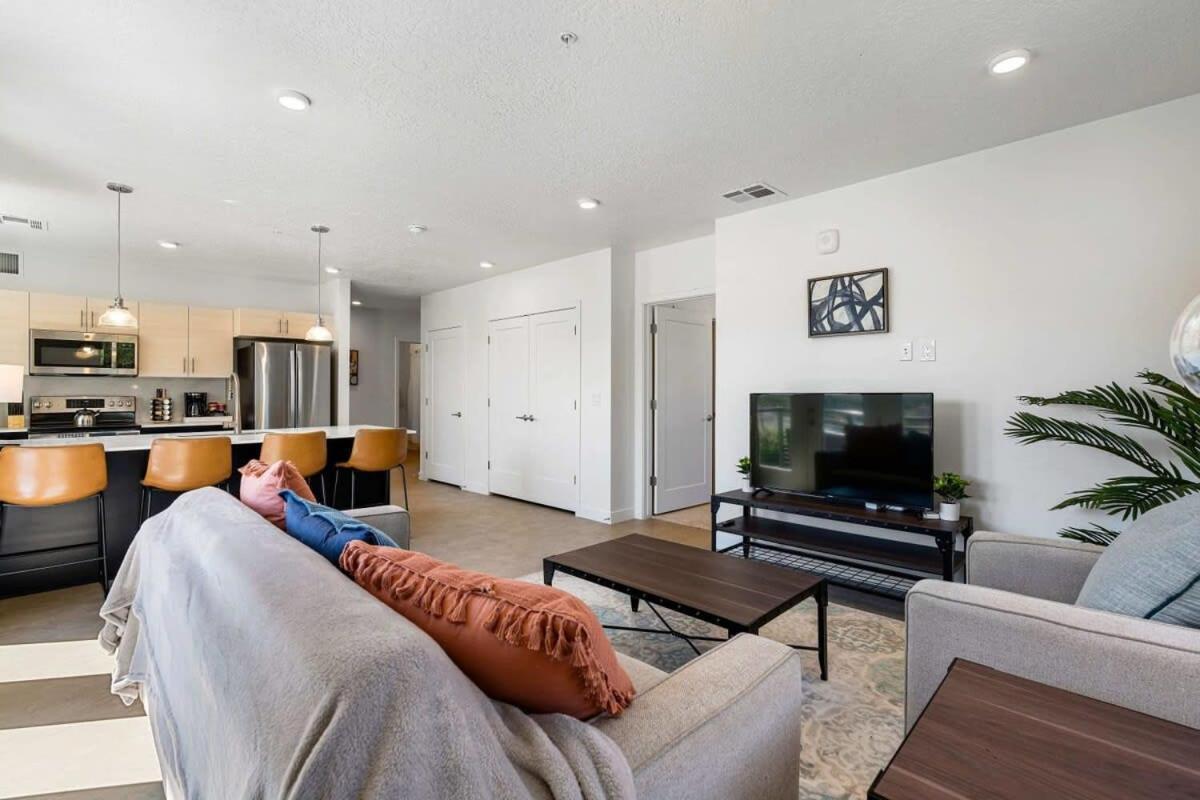 2Br Luxury Urban Escape Balcony & Fitness Center Apartment Salt Lake City Luaran gambar