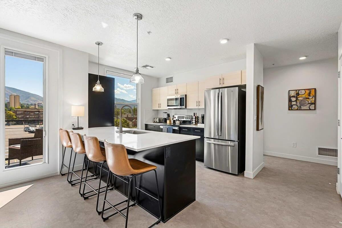2Br Luxury Urban Escape Balcony & Fitness Center Apartment Salt Lake City Luaran gambar