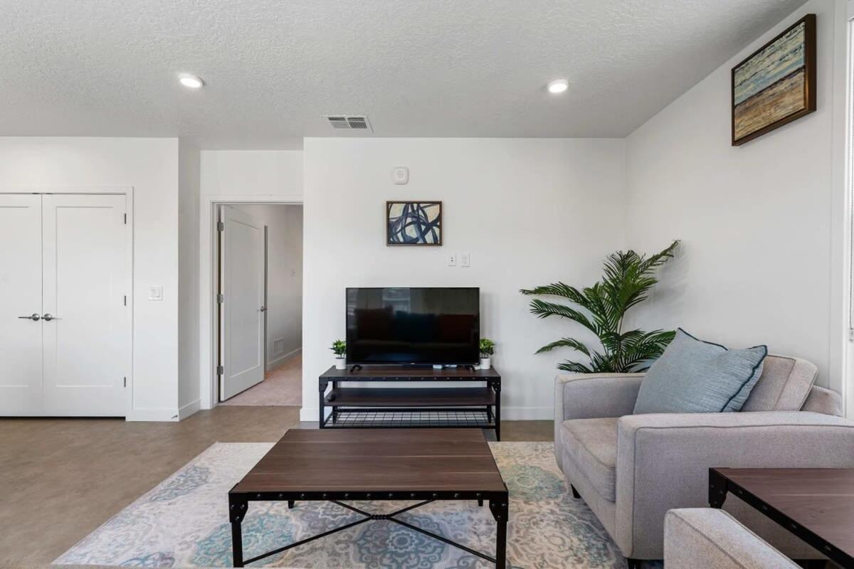 2Br Luxury Urban Escape Balcony & Fitness Center Apartment Salt Lake City Luaran gambar